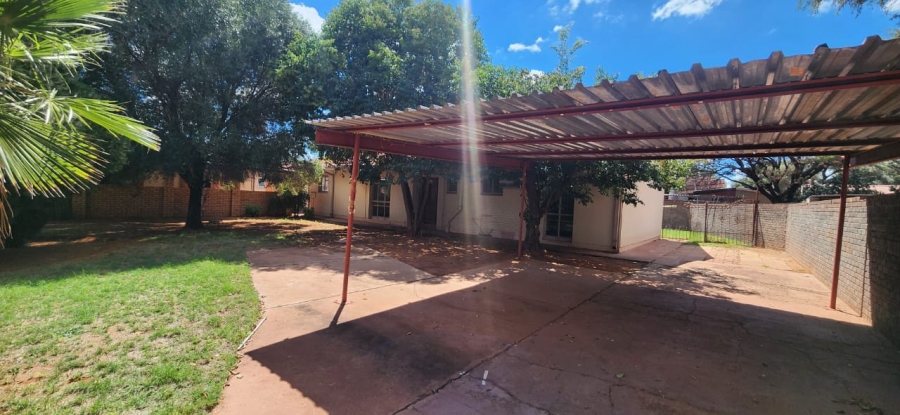 6 Bedroom Property for Sale in Kathu Northern Cape